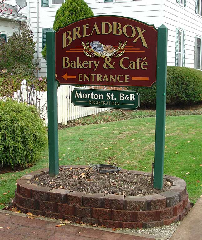 Breadbox Bakery standalone sign